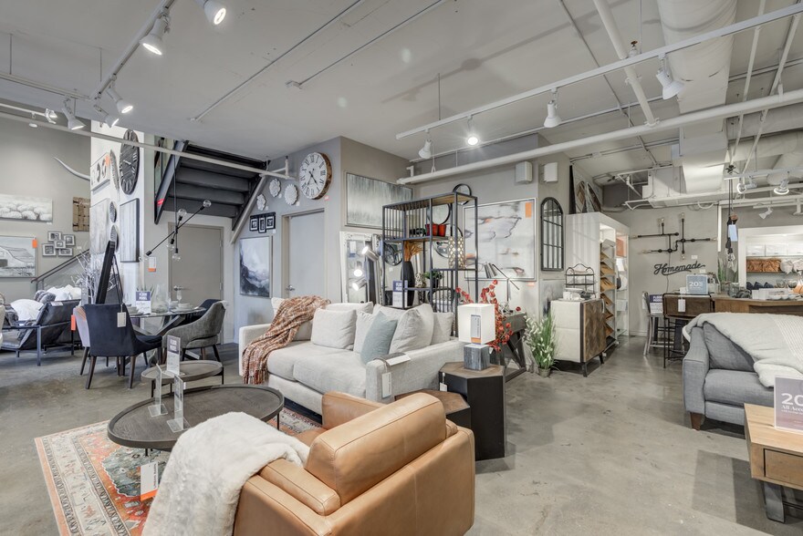 More Photos Of 275 King St E, Toronto Apartments For Lease