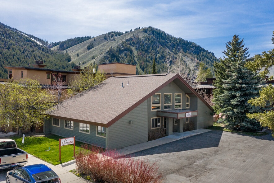 Primary Photo Of 171 W 6th St, Ketchum Medical For Sale