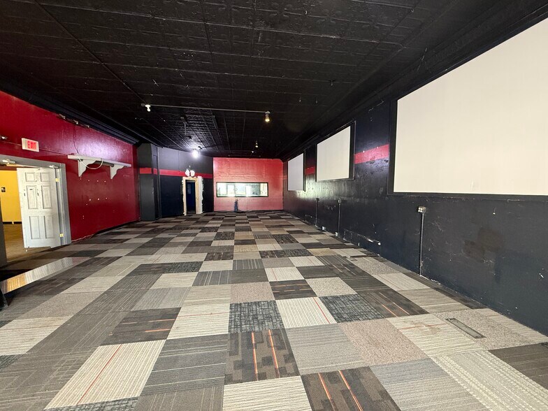 More Photos Of 319 Main St, Towanda General Retail For Lease