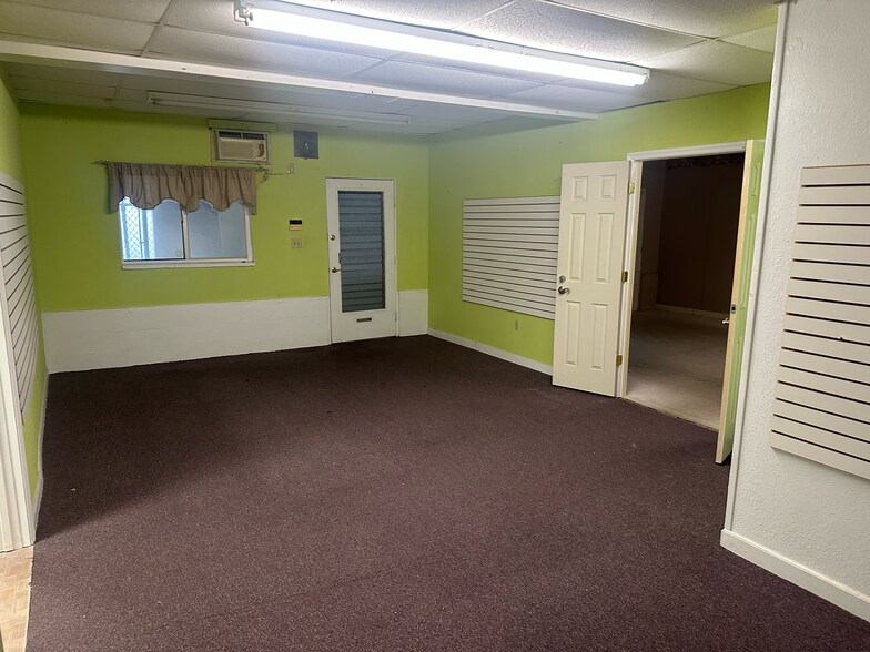 More Photos Of 3642 Tamiami Trl, Port Charlotte Unknown For Lease
