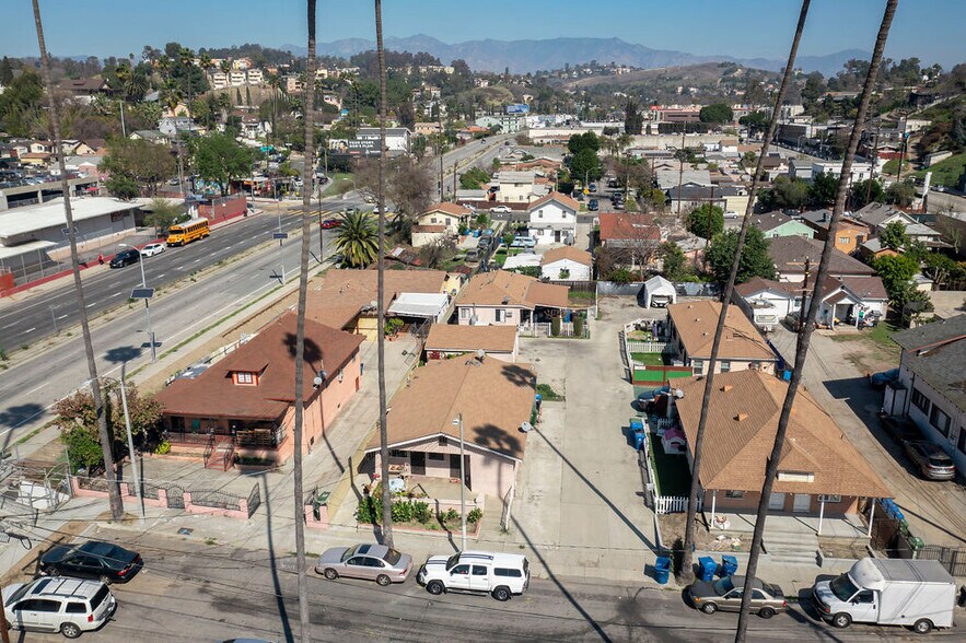 More Photos Of 4607 Fern Pl, Los Angeles Apartments For Sale