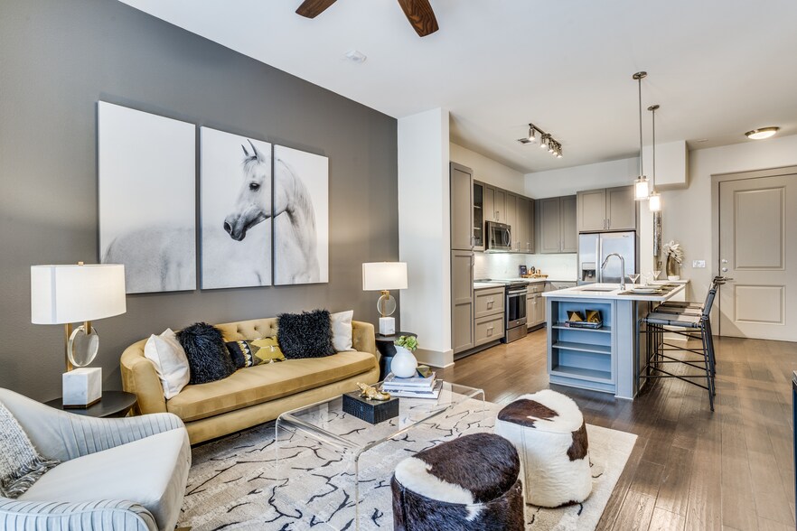 More Photos Of 4646 Amesbury Dr, Dallas Apartments For Lease