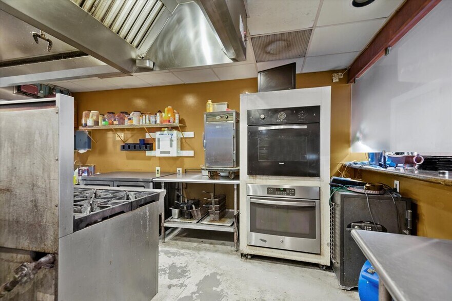 More Photos Of 201 Laurel St, Conway Restaurant For Sale