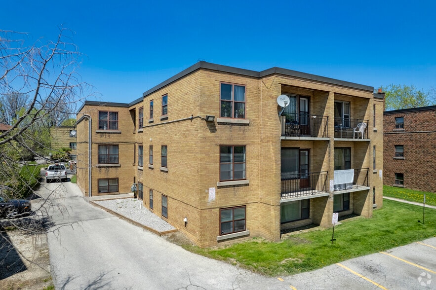 Primary Photo Of 27 Hotspur Rd, Toronto Apartments For Sale