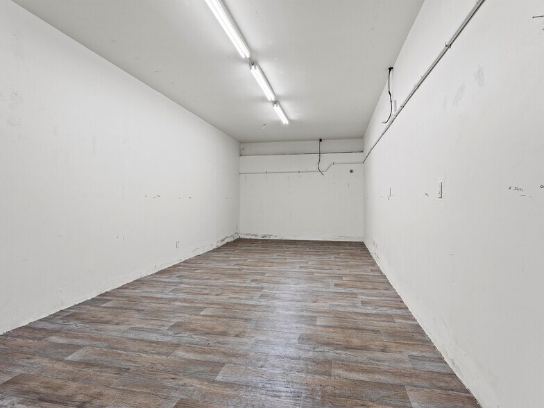 More Photos Of 10746 Magnolia Blvd, North Hollywood Medical For Sale