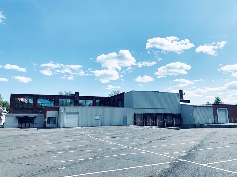 More Photos Of 25 Fox St, New Haven Warehouse For Lease