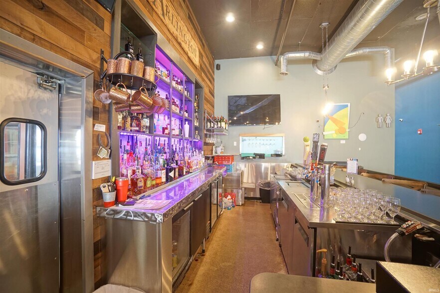More Photos Of 701 Main St, Rochester Restaurant For Sale