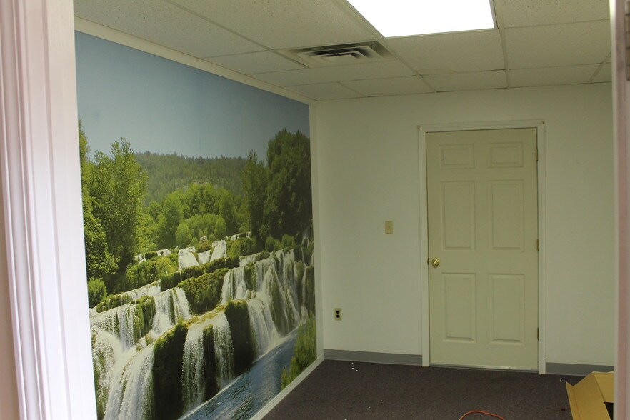 More Photos Of 3143 Main St, West Middlesex Storefront Retail Office For Lease