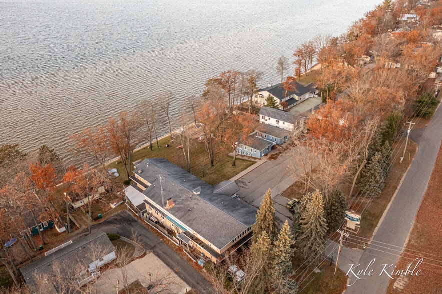 More Photos Of 104 W Houghton Lake Dr, Prudenville Hotel For Sale