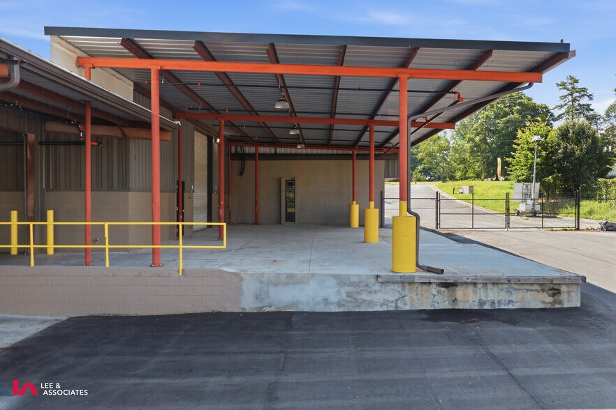 More Photos Of 1931 Rock Chapel Rd, Lithonia Warehouse For Lease