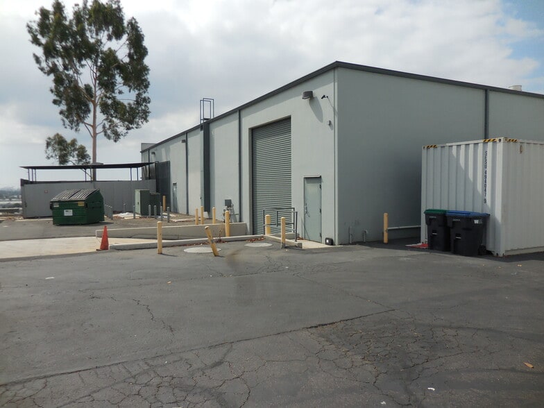 More Photos Of 2082 E Gladwick St, Rancho Dominguez Warehouse For Lease