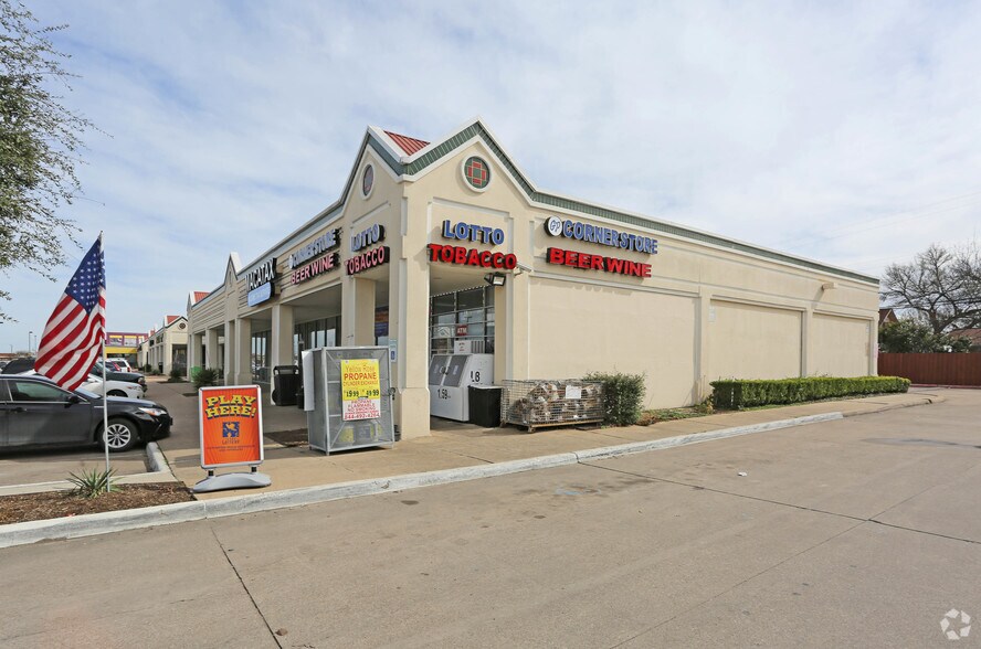 More Photos Of 525-597 W Pioneer Pky, Grand Prairie General Retail For Lease