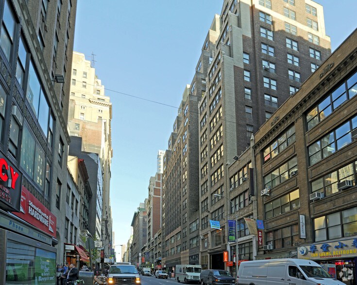 More Photos Of 42 W 39th St, New York Office For Lease