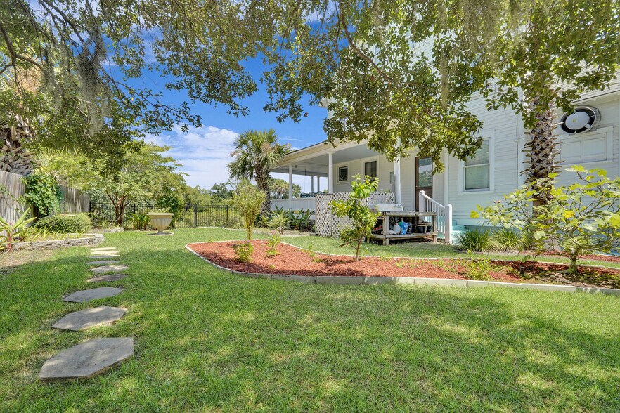 More Photos Of 21 Officers Row, Tybee Island Hospitality For Sale