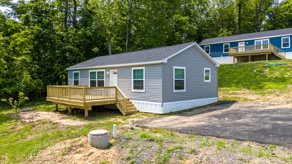 More Photos Of 465 Royal Manor Rd, Easton Manufactured Housing Mobile Home Park For Sale