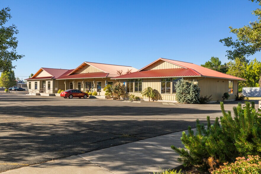 More Photos Of 422 S 5th St, Klamath Falls Office For Sale