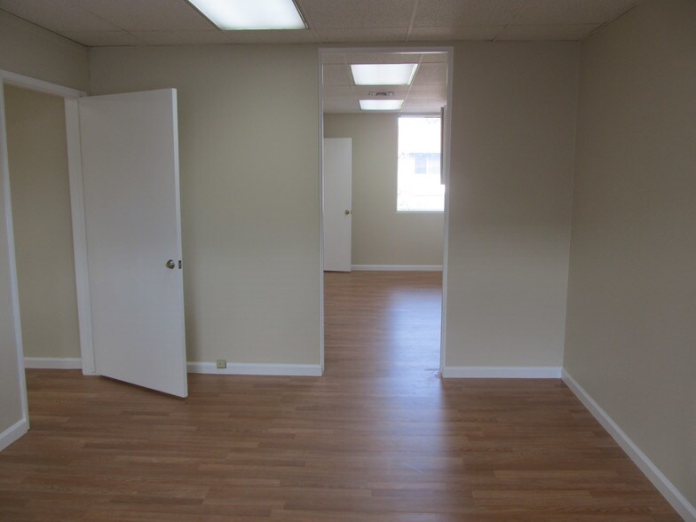 More Photos Of 1616 E 4th St, Santa Ana Office For Sale