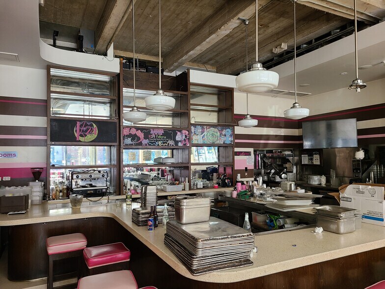 More Photos Of 1602-1608 N Cahuenga Blvd, Los Angeles Storefront Retail Office For Lease