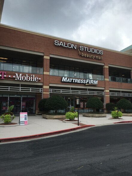 More Photos Of 1121-1181 Hammond Dr NE, Atlanta Storefront Retail Office For Lease