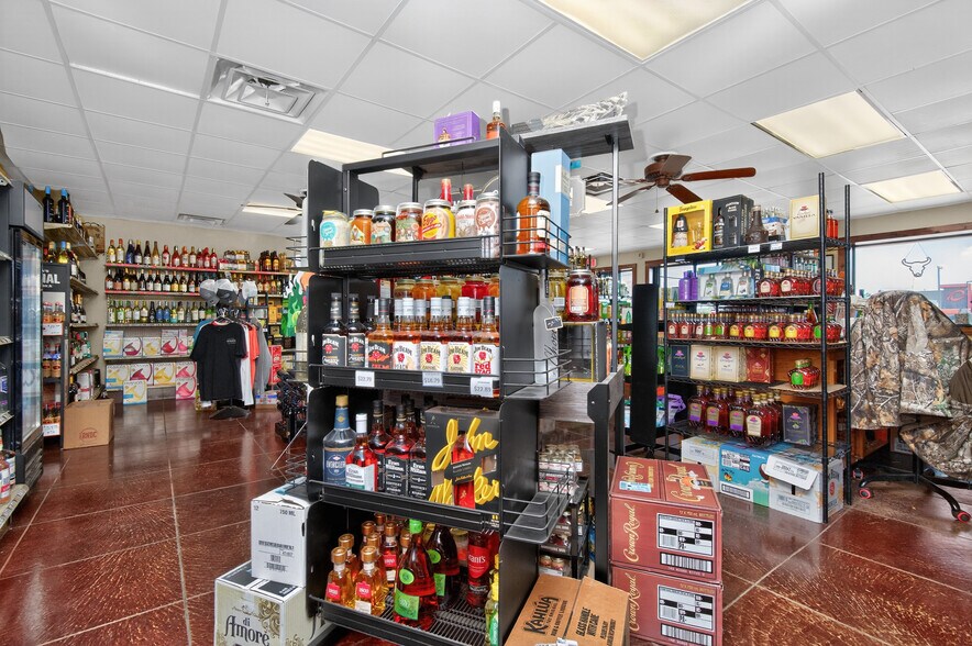 More Photos Of 1199 John Dahl Ave, Pawhuska General Retail For Sale
