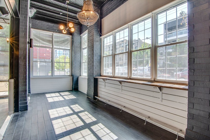 More Photos Of 1700 W Division St, Chicago Apartments For Lease