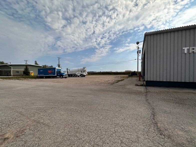 More Photos Of 3945 S Blue Star Dr, Traverse City Service For Lease