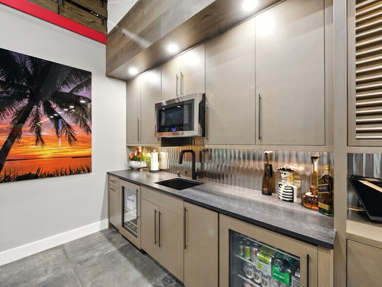 More Photos Of 994 N Barfield Dr, Marco Island Warehouse For Sale