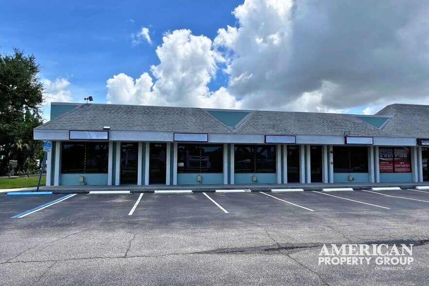 Primary Photo Of 303 S Tamiami Trl, Nokomis Storefront For Lease