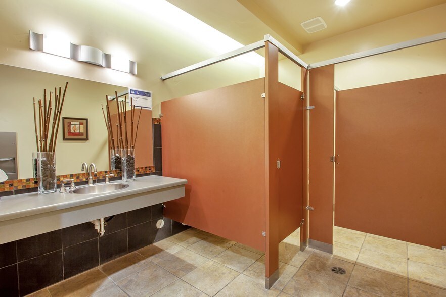 More Photos Of 8155 E Indian Bend Rd, Scottsdale Office For Lease