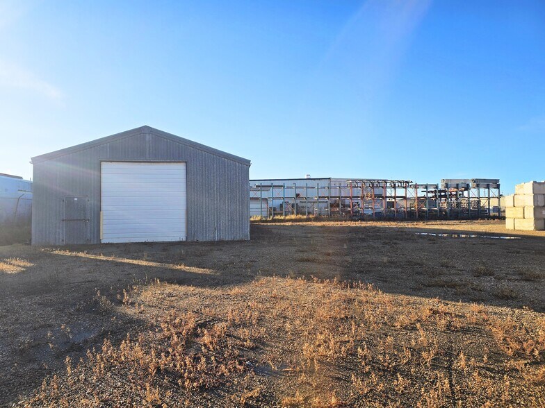 More Photos Of 2104 8th St, Nisku Flex For Sale