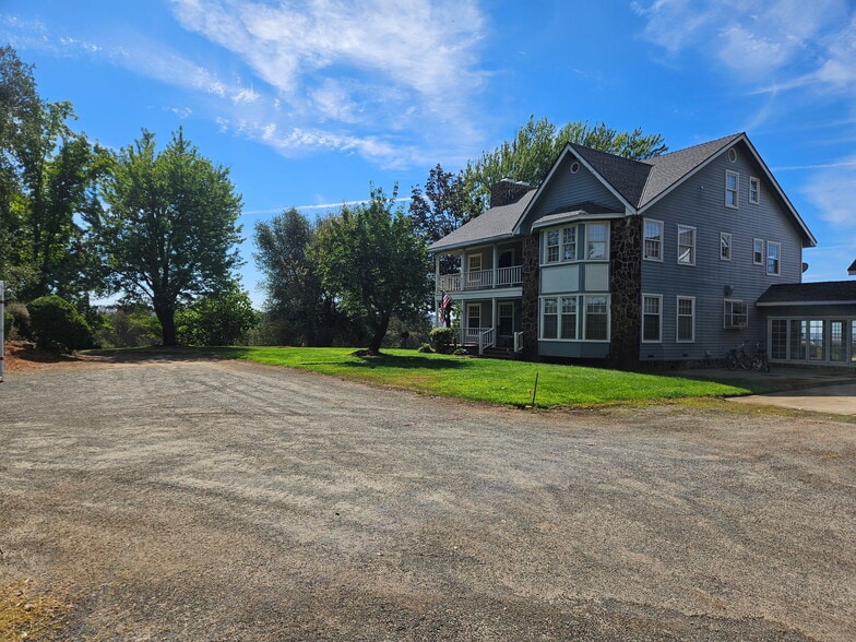 More Photos Of 10580 Dickson Rd, Plymouth Winery Vineyard For Sale