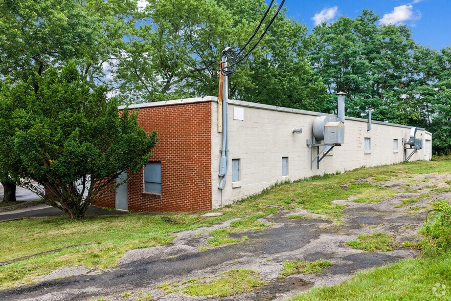 More Photos Of 2204-2230 Erie Blvd, Syracuse Manufacturing For Sale