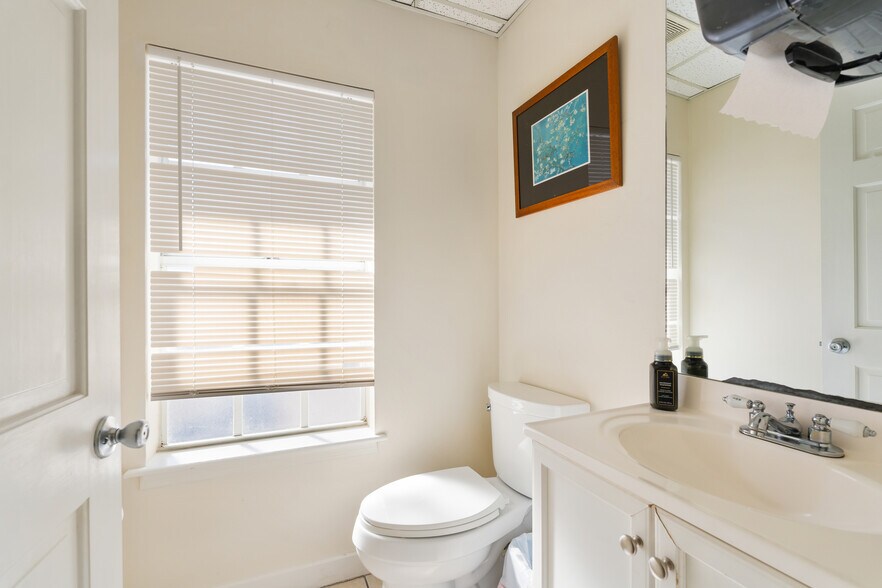 More Photos Of 1507 20th St, Vero Beach Medical For Sale