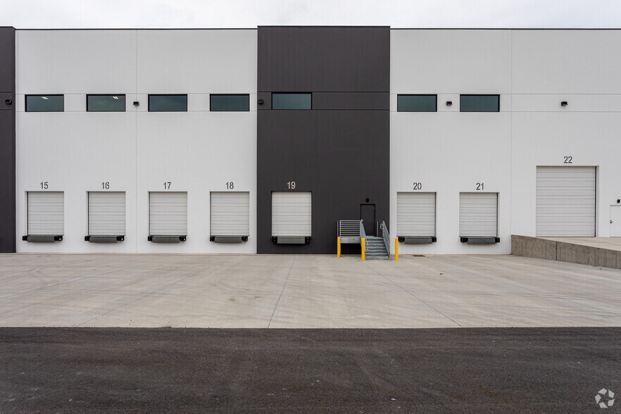 More Photos Of 7352 S Airport Rd, West Jordan Manufacturing For Lease