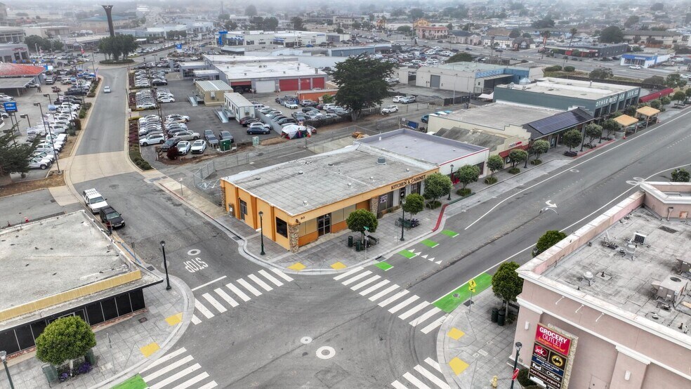 More Photos Of 805-815 Broadway Ave, Seaside Storefront For Sale