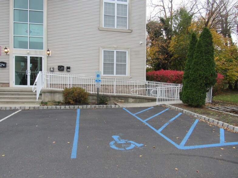 More Photos Of 100 Lakeview Ave, Jamesburg Medical For Lease