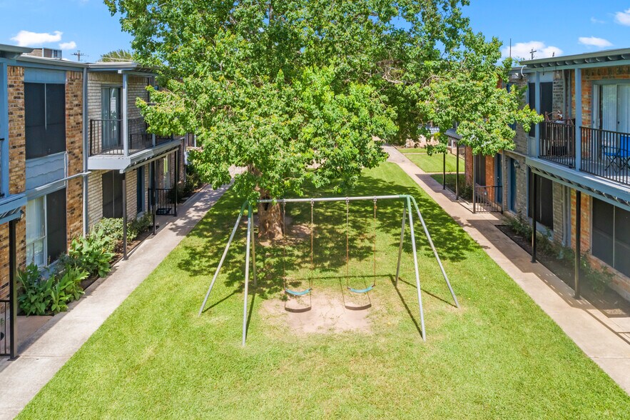 More Photos Of 3420 Federal Rd, Pasadena Apartments For Sale