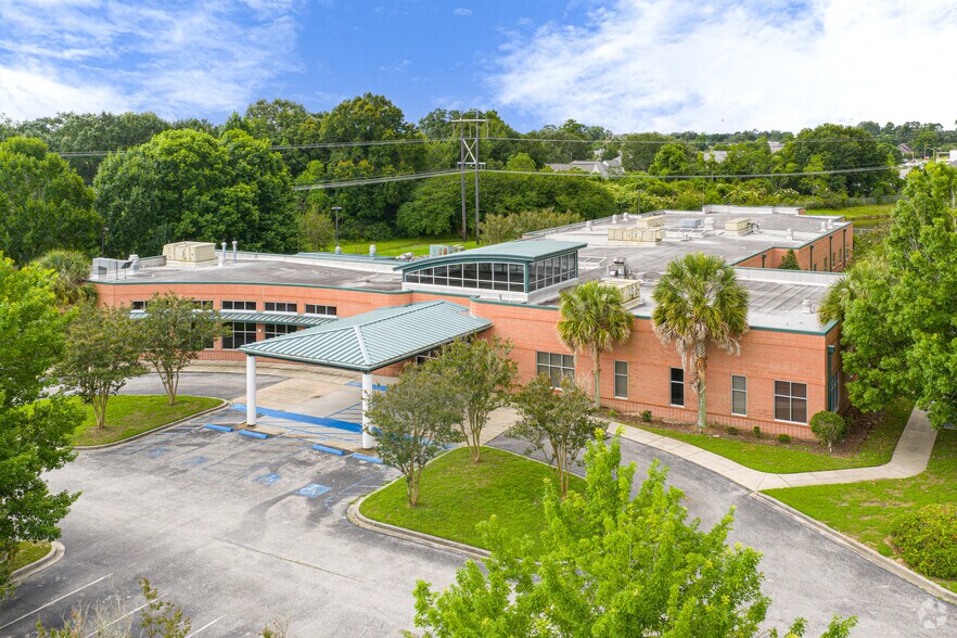 More Photos Of 307 Polly Ln, Lafayette Rehabilitation Center For Sale