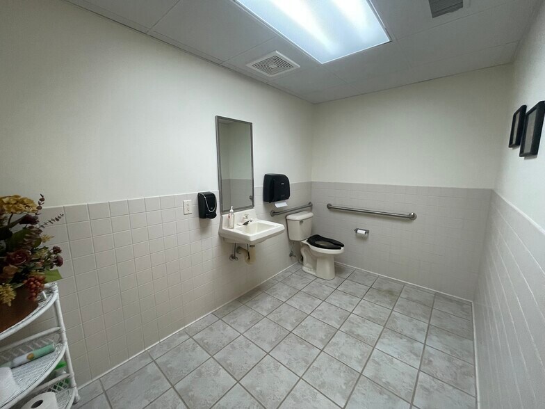 More Photos Of 4423 Golf Ter, Eau Claire Office For Lease