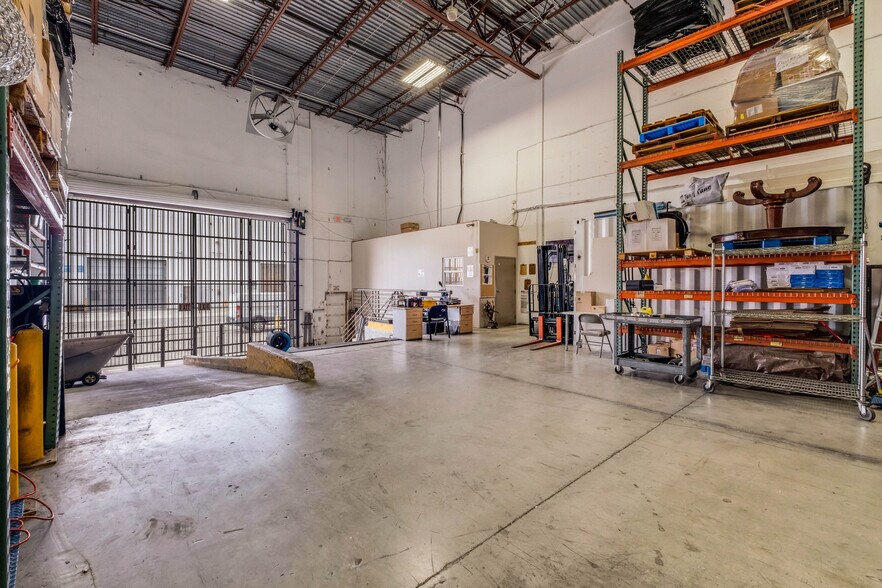 More Photos Of 7620 NW 25th St, Miami Distribution For Lease