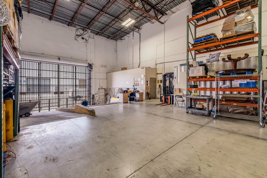 More Photos Of 7620 NW 25th St, Miami Distribution For Sale