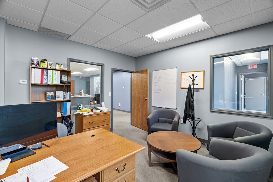 More Photos Of 112-116 Holloway Rd, Ballwin Office For Sale