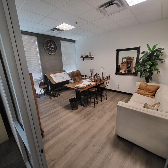 More Photos Of 1095 W Rio Salado Pky, Tempe Loft Creative Space For Lease