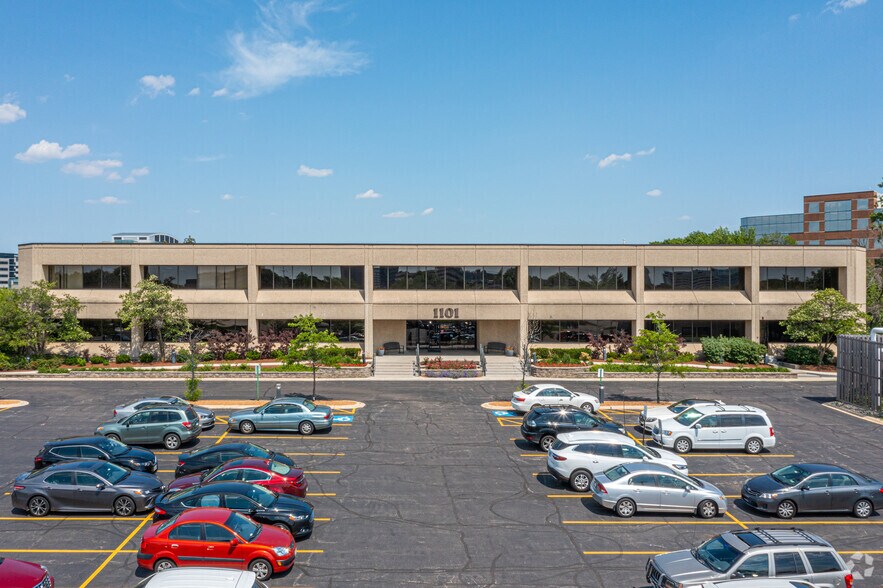 More Photos Of 1101 W 31st St, Downers Grove Office For Lease
