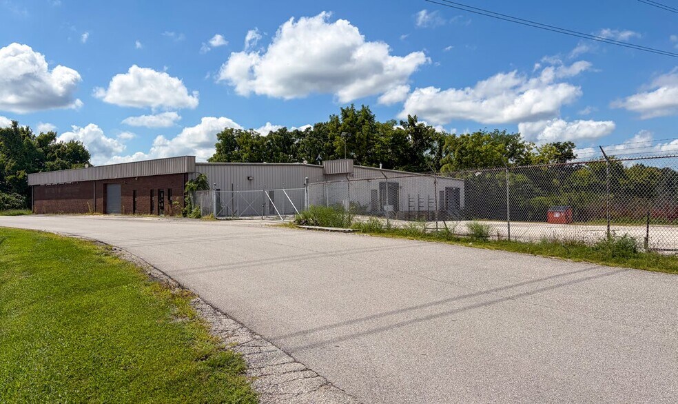 More Photos Of 4581 Commerce Ave, High Ridge Warehouse For Sale