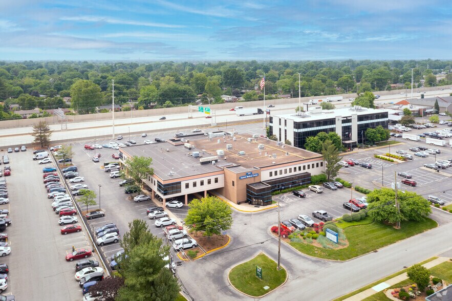 More Photos Of 4004 Dupont Cir, Louisville Medical For Sale