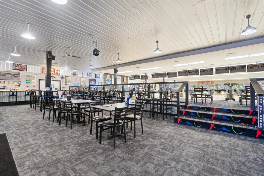 More Photos Of 142 N Saginaw St, Chesaning Bowling Alley For Sale