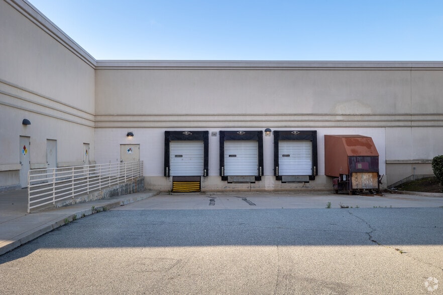 More Photos Of 2200 W Florida Ave, Hemet Department Store For Lease