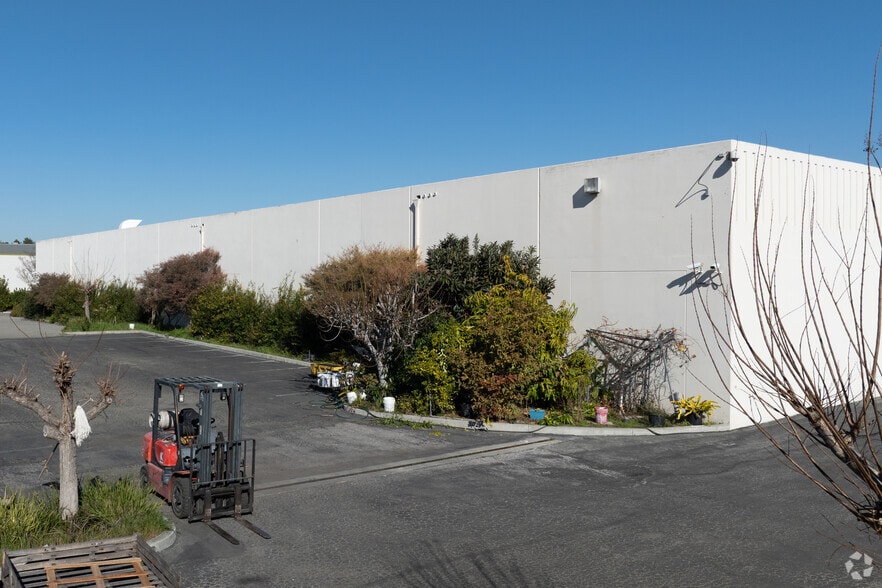 More Photos Of 3550 Thomas Rd, Santa Clara Manufacturing For Lease