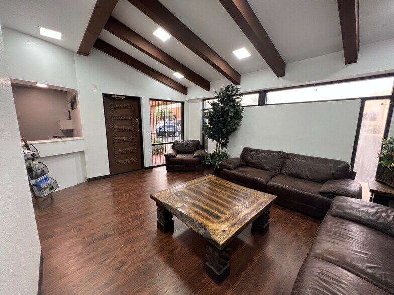 More Photos Of 1625 W Ina Rd, Tucson Medical For Lease